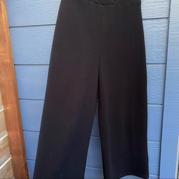 Sleeveless Black Jumpsuit - Picture 3 of 3